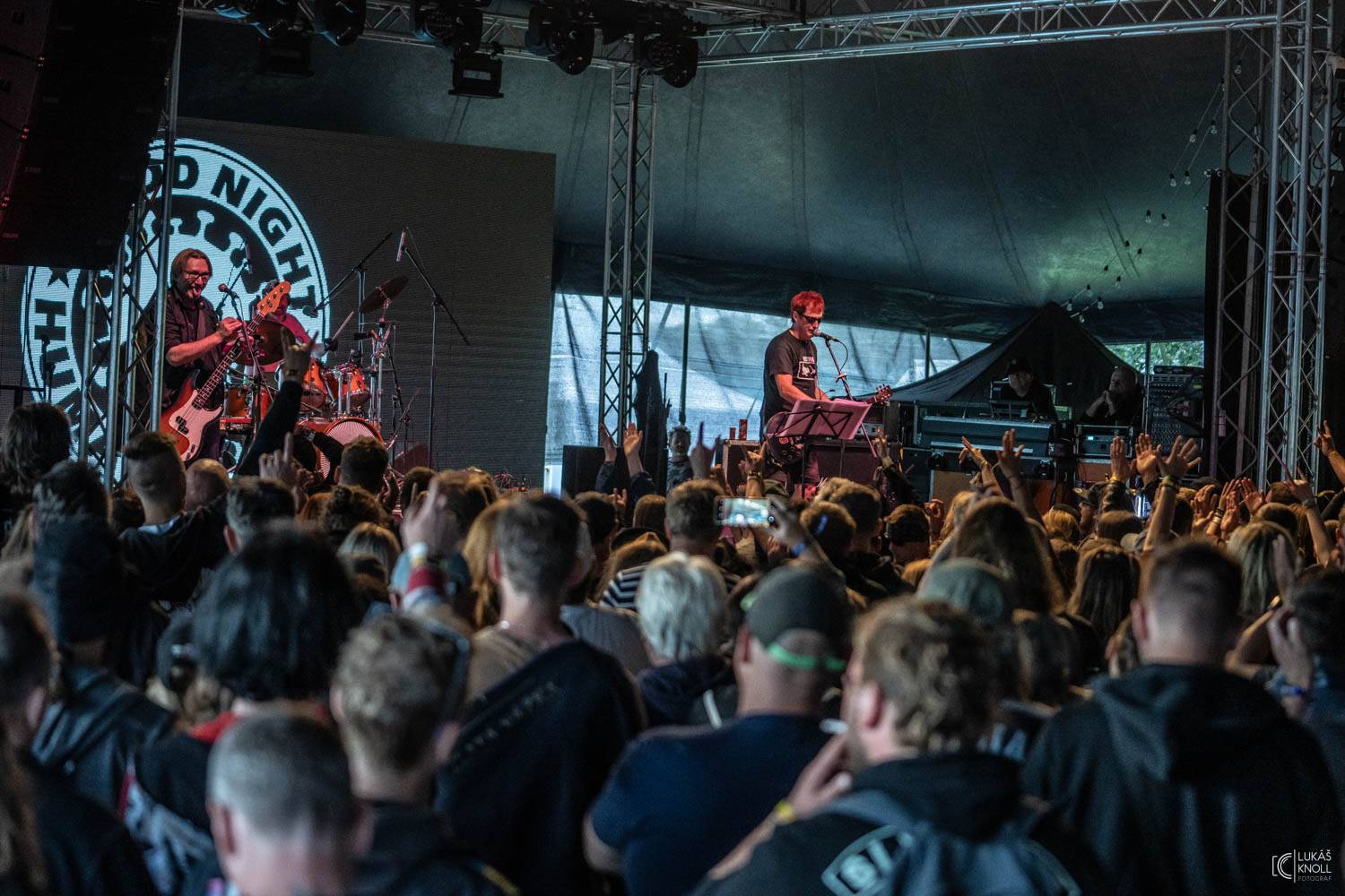 The Offspring a Vypsaná fiXa bavili na Rock for People svými hity, Parkway Drive ohňovou show a překvapili The Amazons