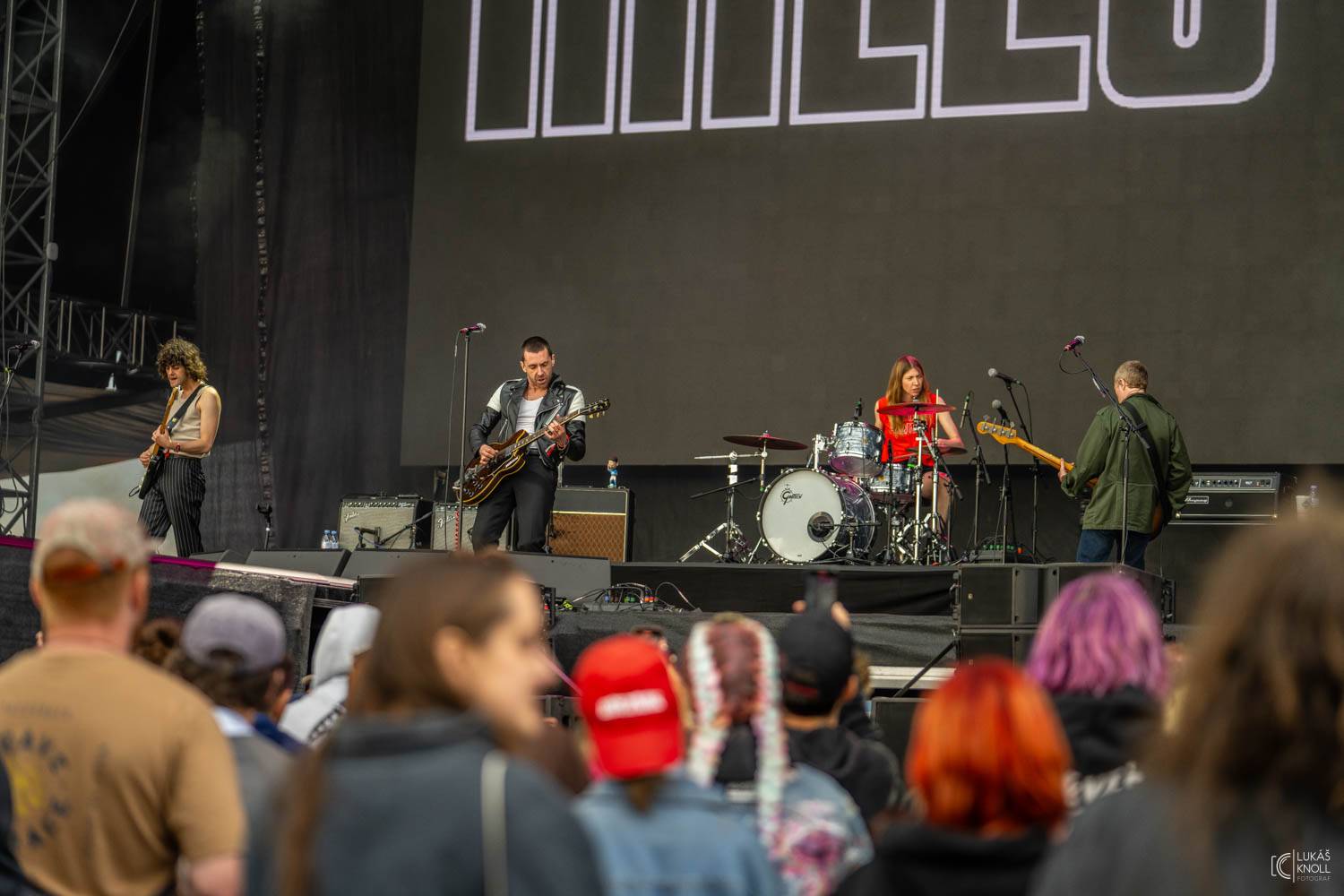 The Offspring a Vypsaná fiXa bavili na Rock for People svými hity, Parkway Drive ohňovou show a překvapili The Amazons