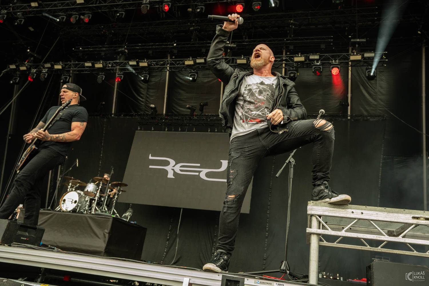 Sum 41, Mňága a Žďorp, J.A.R. i Keanu Reeves s Dogstar. To byl třetí den na Rock for People