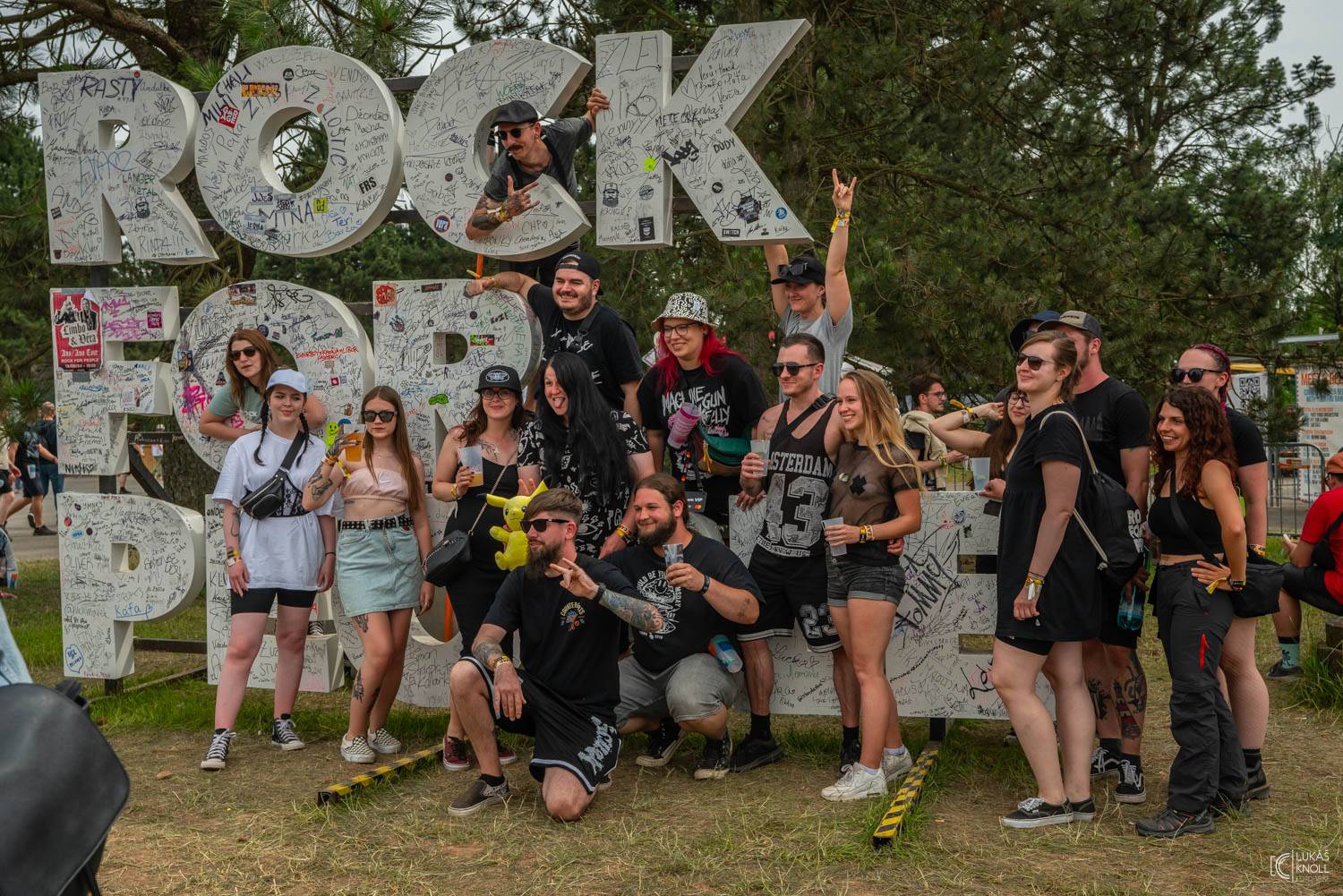 Sum 41, Mňága a Žďorp, J.A.R. i Keanu Reeves s Dogstar. To byl třetí den na Rock for People