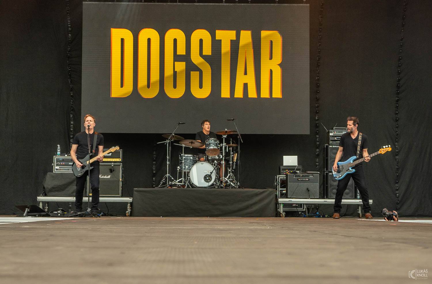 Sum 41, Mňága a Žďorp, J.A.R. i Keanu Reeves s Dogstar. To byl třetí den na Rock for People
