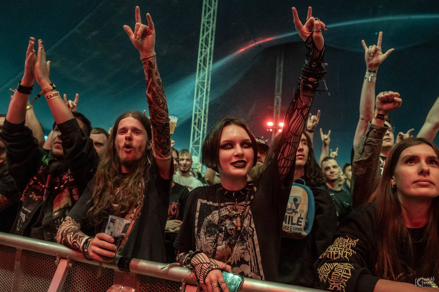 Sum 41, Mňága a Žďorp, J.A.R. i Keanu Reeves s Dogstar. To byl třetí den na Rock for People