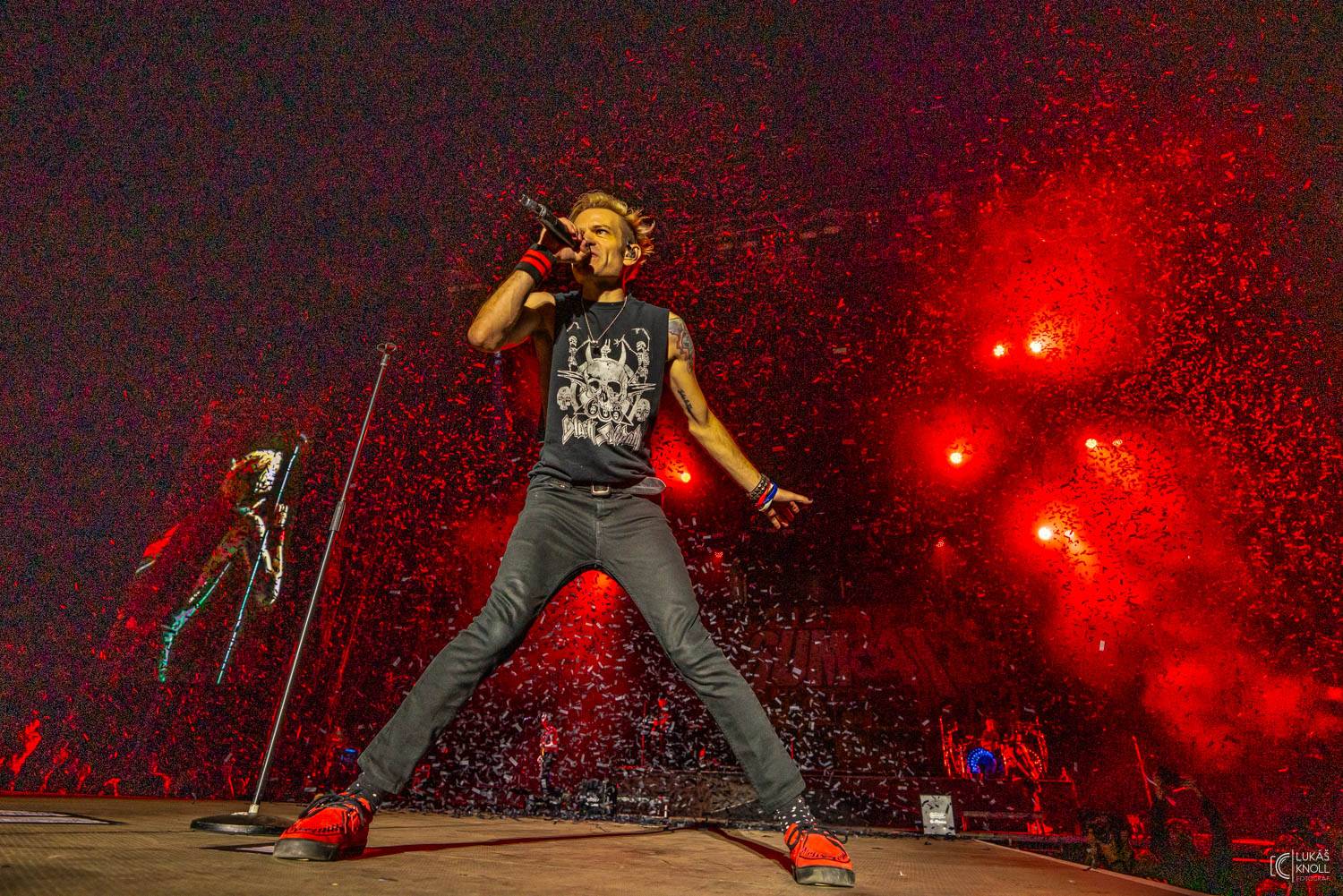 Sum 41, Mňága a Žďorp, J.A.R. i Keanu Reeves s Dogstar. To byl třetí den na Rock for People