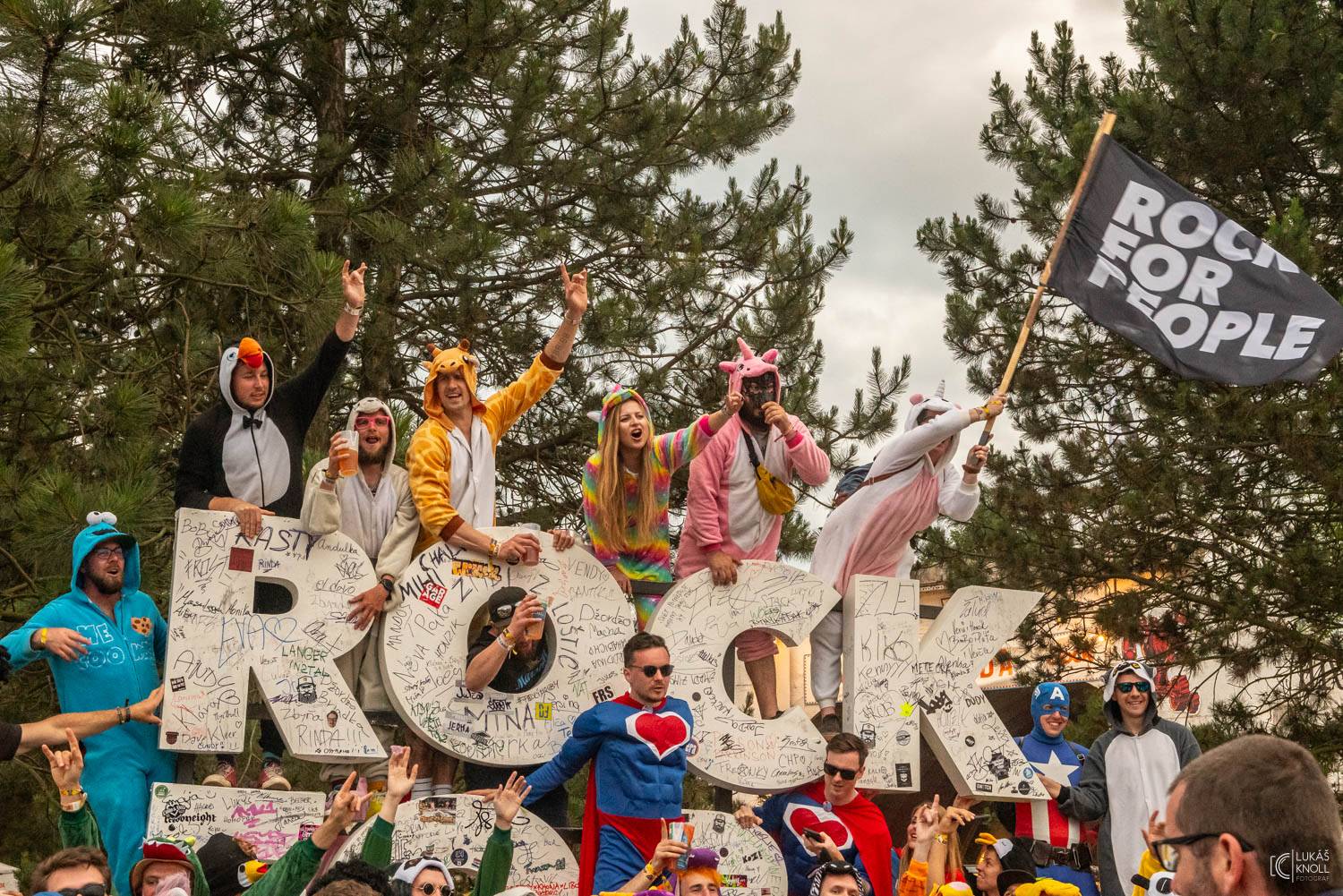 Sum 41, Mňága a Žďorp, J.A.R. i Keanu Reeves s Dogstar. To byl třetí den na Rock for People