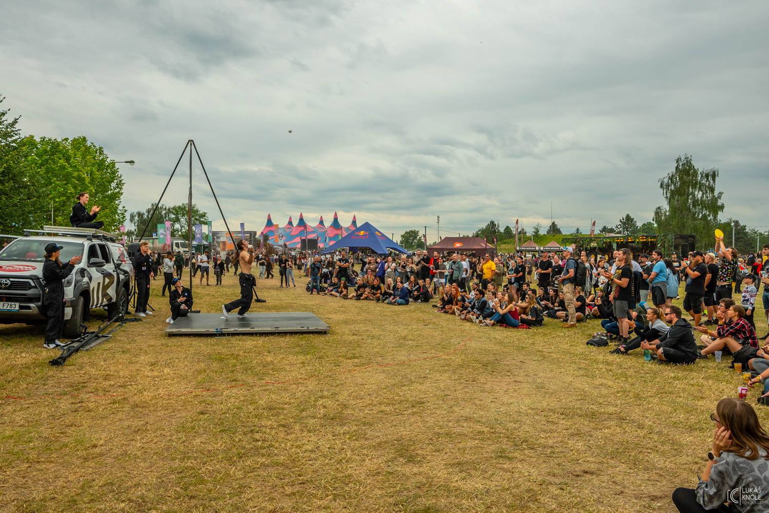 Sum 41, Mňága a Žďorp, J.A.R. i Keanu Reeves s Dogstar. To byl třetí den na Rock for People