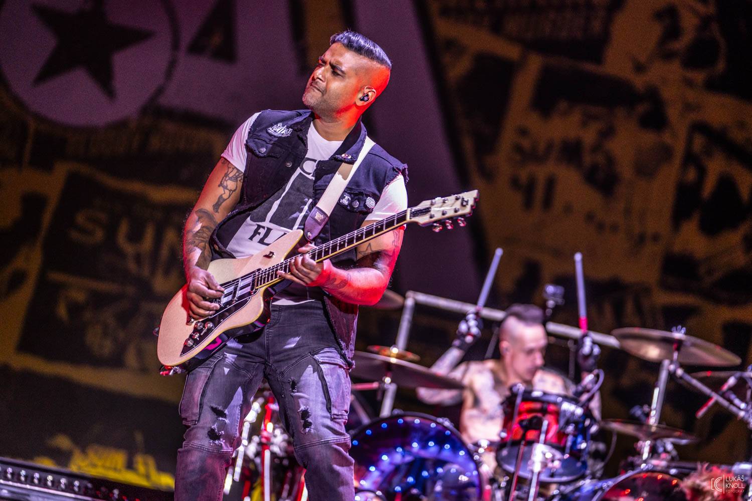 Sum 41, Mňága a Žďorp, J.A.R. i Keanu Reeves s Dogstar. To byl třetí den na Rock for People