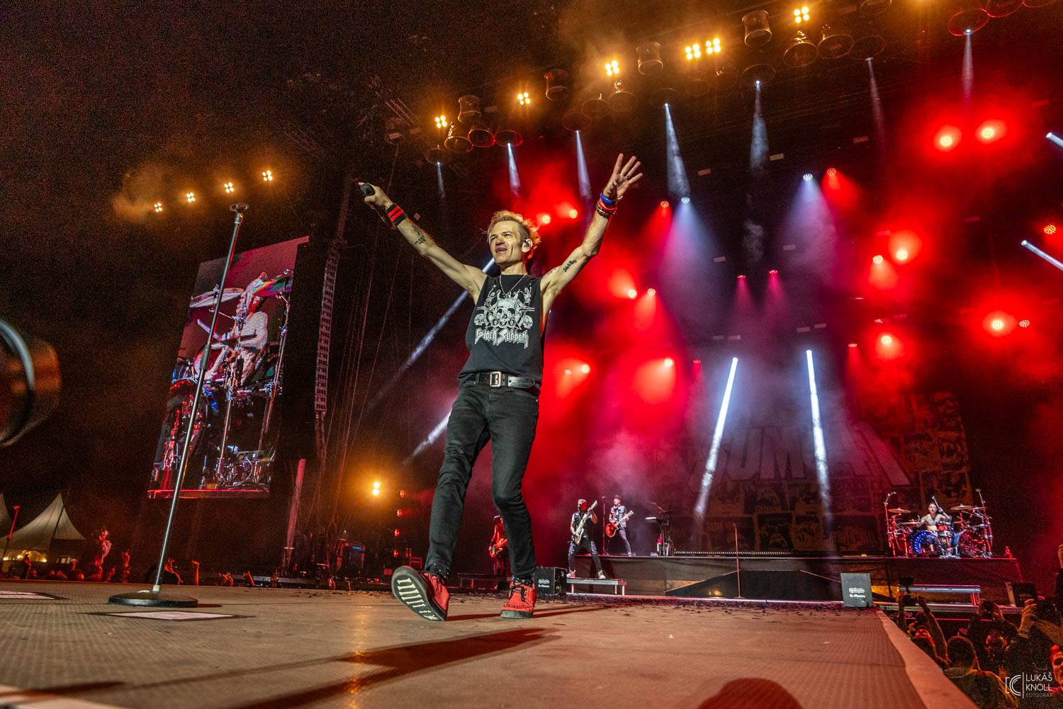 Sum 41, Mňága a Žďorp, J.A.R. i Keanu Reeves s Dogstar. To byl třetí den na Rock for People