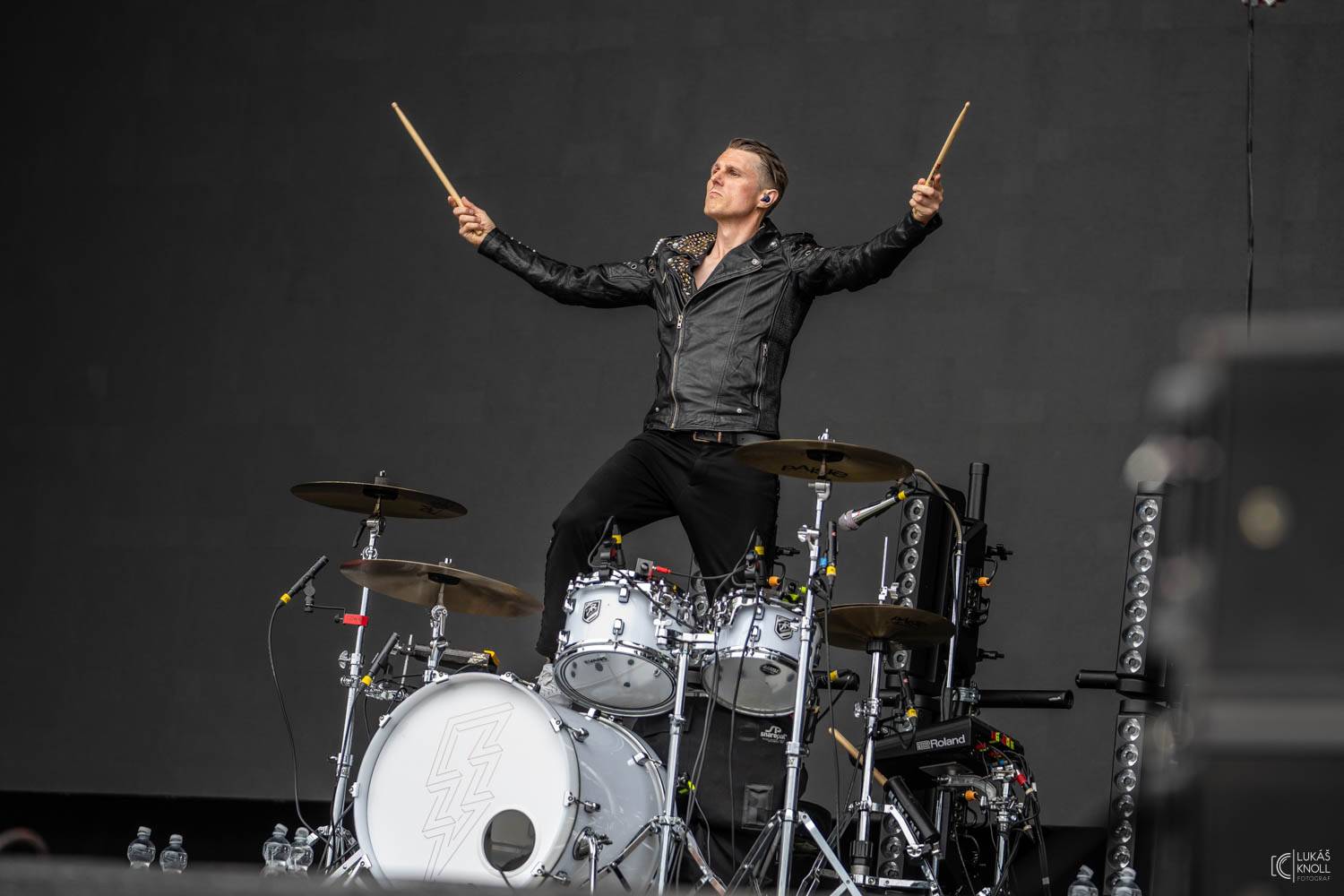 Sum 41, Mňága a Žďorp, J.A.R. i Keanu Reeves s Dogstar. To byl třetí den na Rock for People