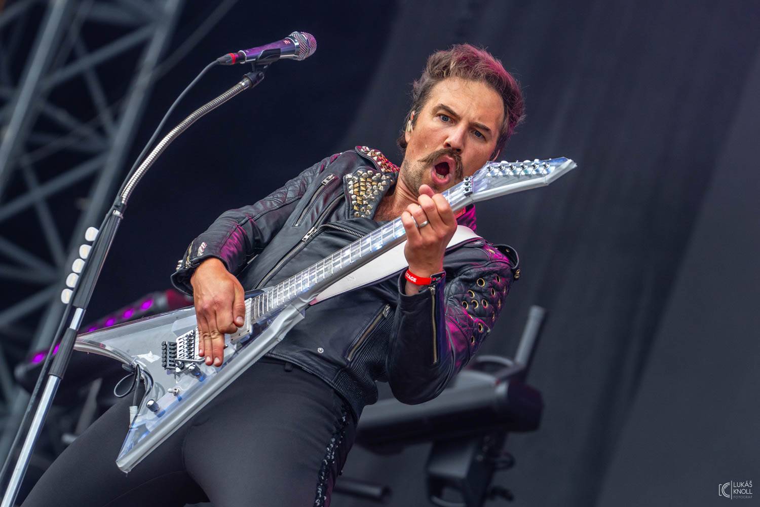 Sum 41, Mňága a Žďorp, J.A.R. i Keanu Reeves s Dogstar. To byl třetí den na Rock for People