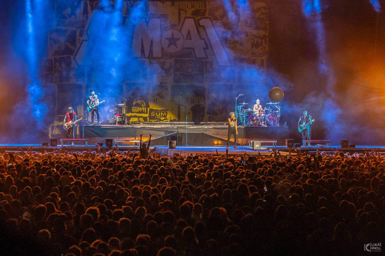 Sum 41, Mňága a Žďorp, J.A.R. i Keanu Reeves s Dogstar. To byl třetí den na Rock for People