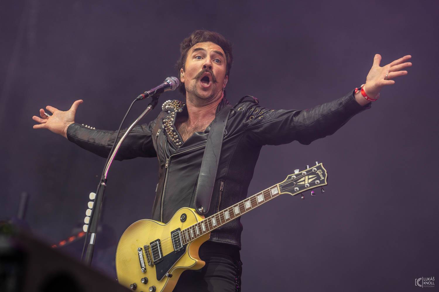 Sum 41, Mňága a Žďorp, J.A.R. i Keanu Reeves s Dogstar. To byl třetí den na Rock for People