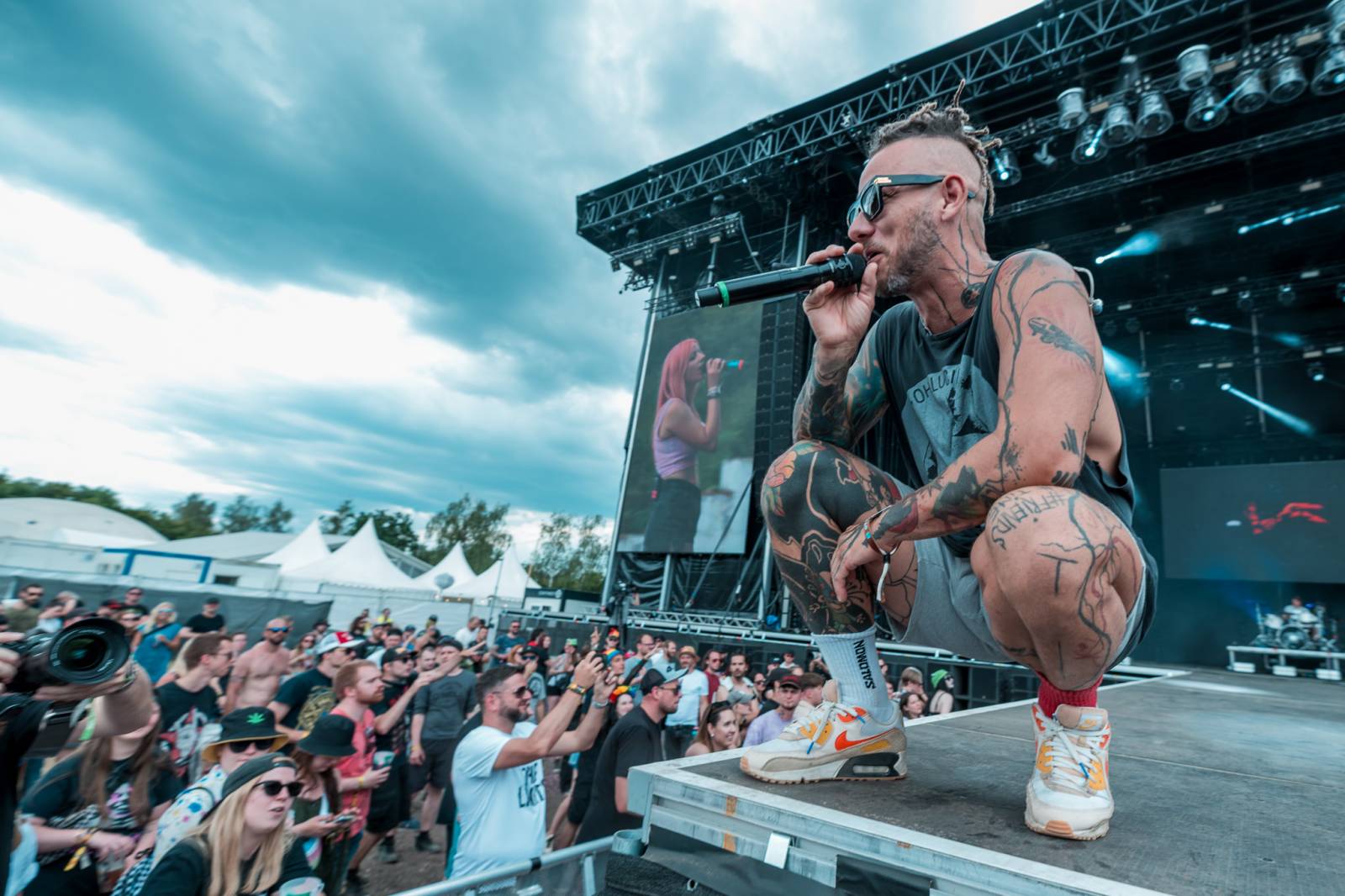 ONLINE: Rock for People jde do finále. V sobotu přiveze Yungbluda, Pendulum, Skyline i speciální překvapení v podobě Palaye Royale