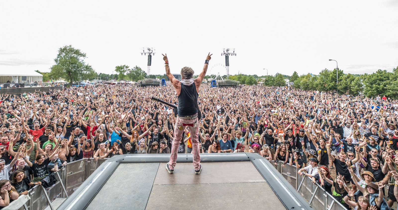 ONLINE: Rock for People jde do finále. V sobotu přiveze Yungbluda, Pendulum, Skyline i speciální překvapení v podobě Palaye Royale