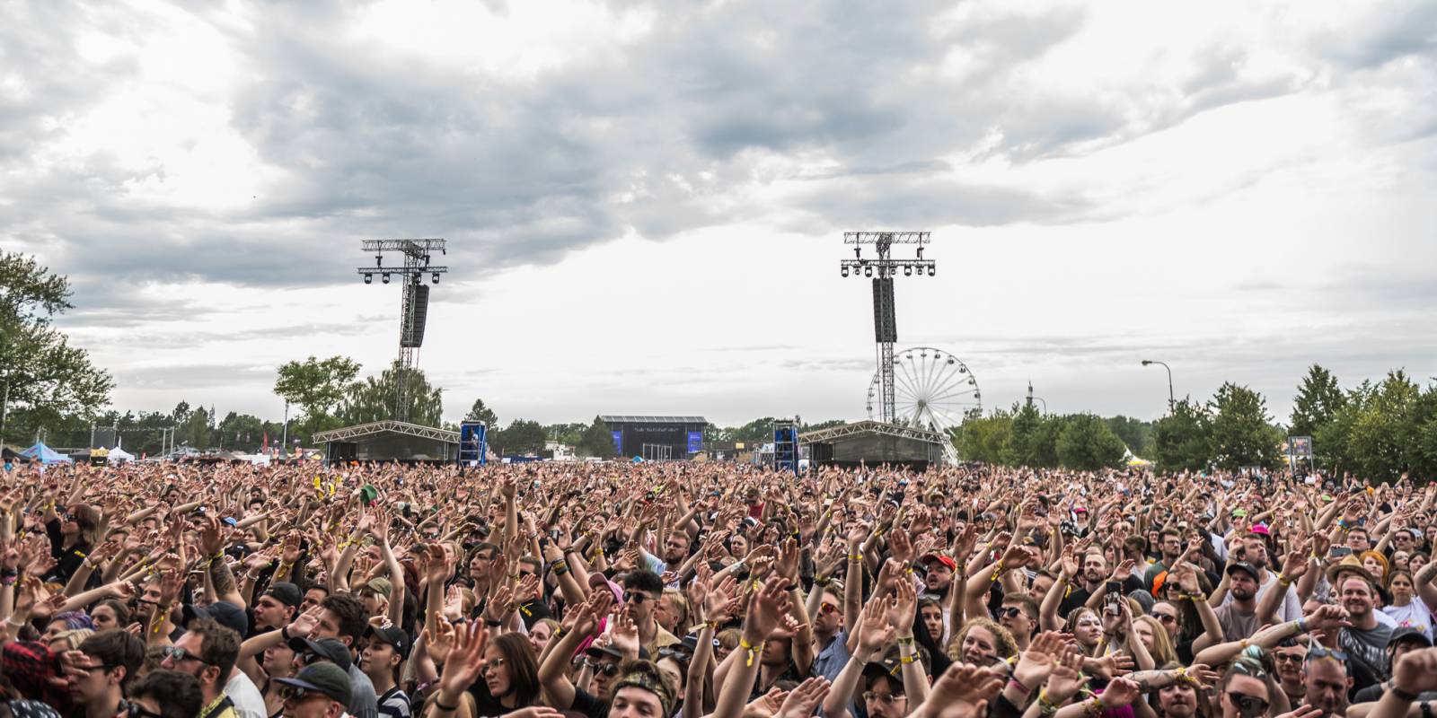ONLINE: Rock for People jde do finále. V sobotu přiveze Yungbluda, Pendulum, Skyline i speciální překvapení v podobě Palaye Royale