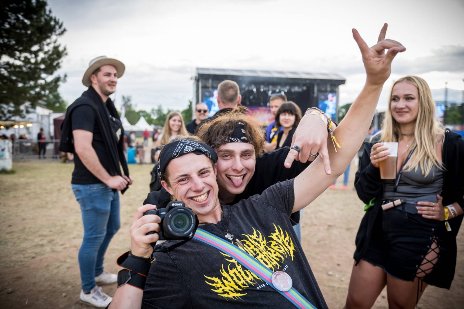 ONLINE: Rock for People jde do finále. V sobotu přiveze Yungbluda, Pendulum, Skyline i speciální překvapení v podobě Palaye Royale