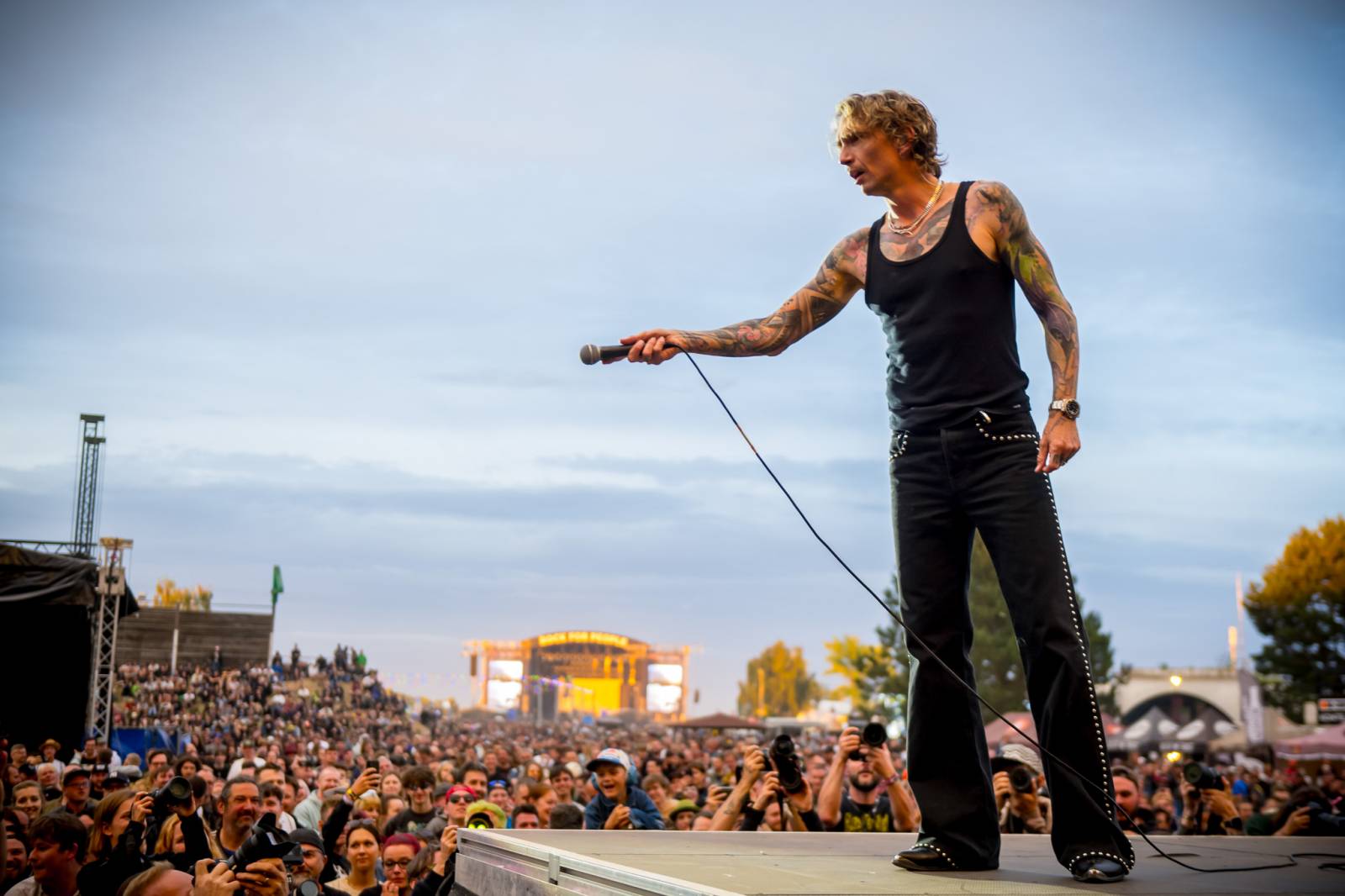 ONLINE: Rock for People jde do finále. V sobotu přiveze Yungbluda, Pendulum, Skyline i speciální překvapení v podobě Palaye Royale