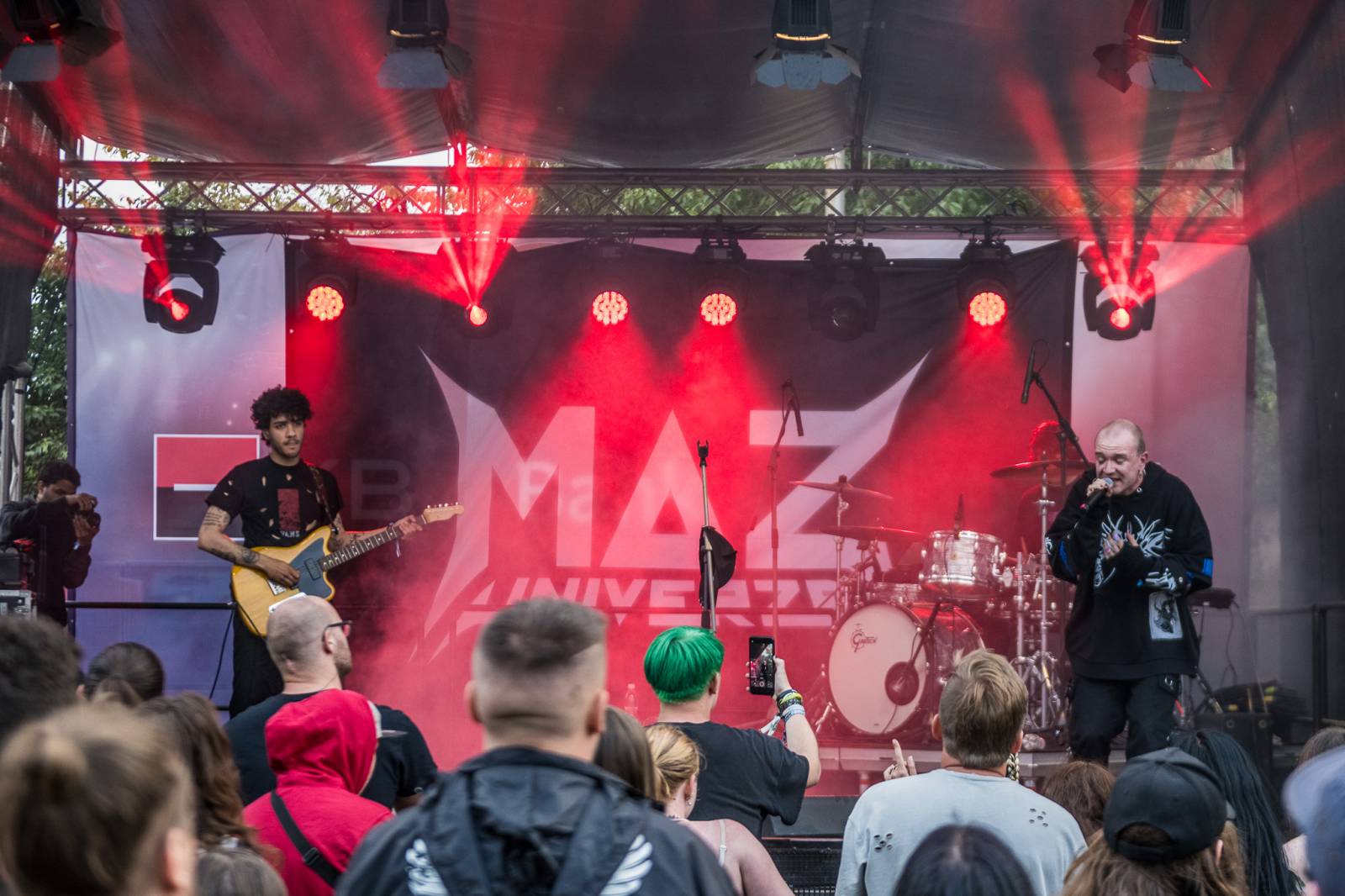 ONLINE: Rock for People jde do finále. V sobotu přiveze Yungbluda, Pendulum, Skyline i speciální překvapení v podobě Palaye Royale