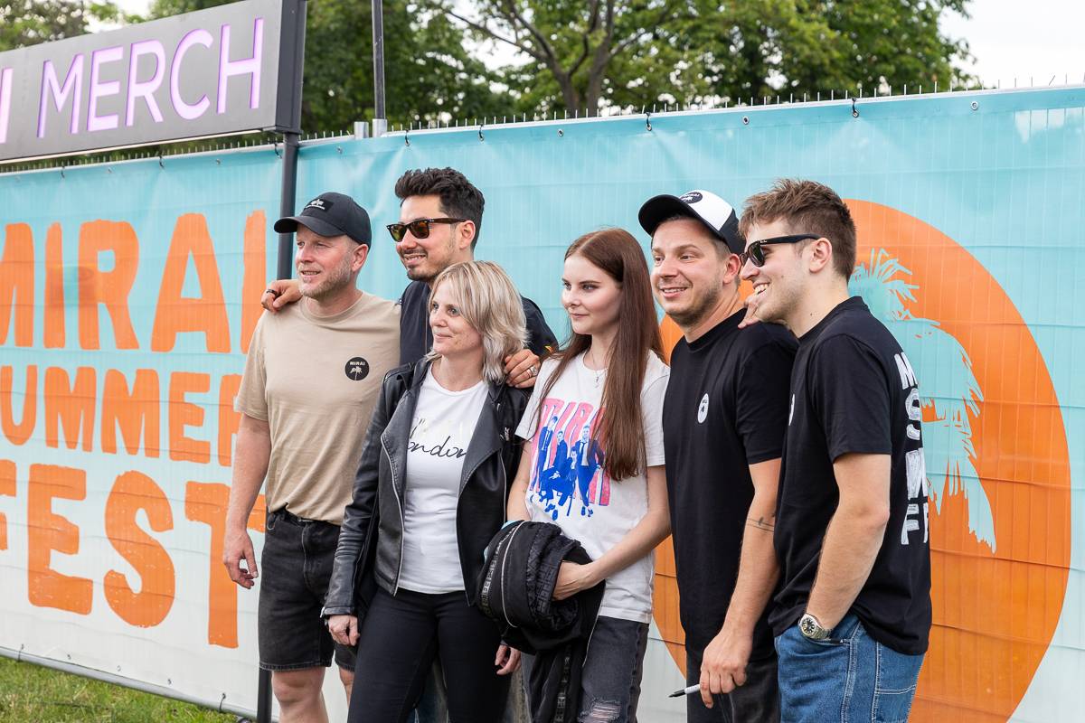 Mirai Summer Fest v Praze se nesl v duchu oslavy léta a pohody, kapela na něm oznámila koncert v Edenu