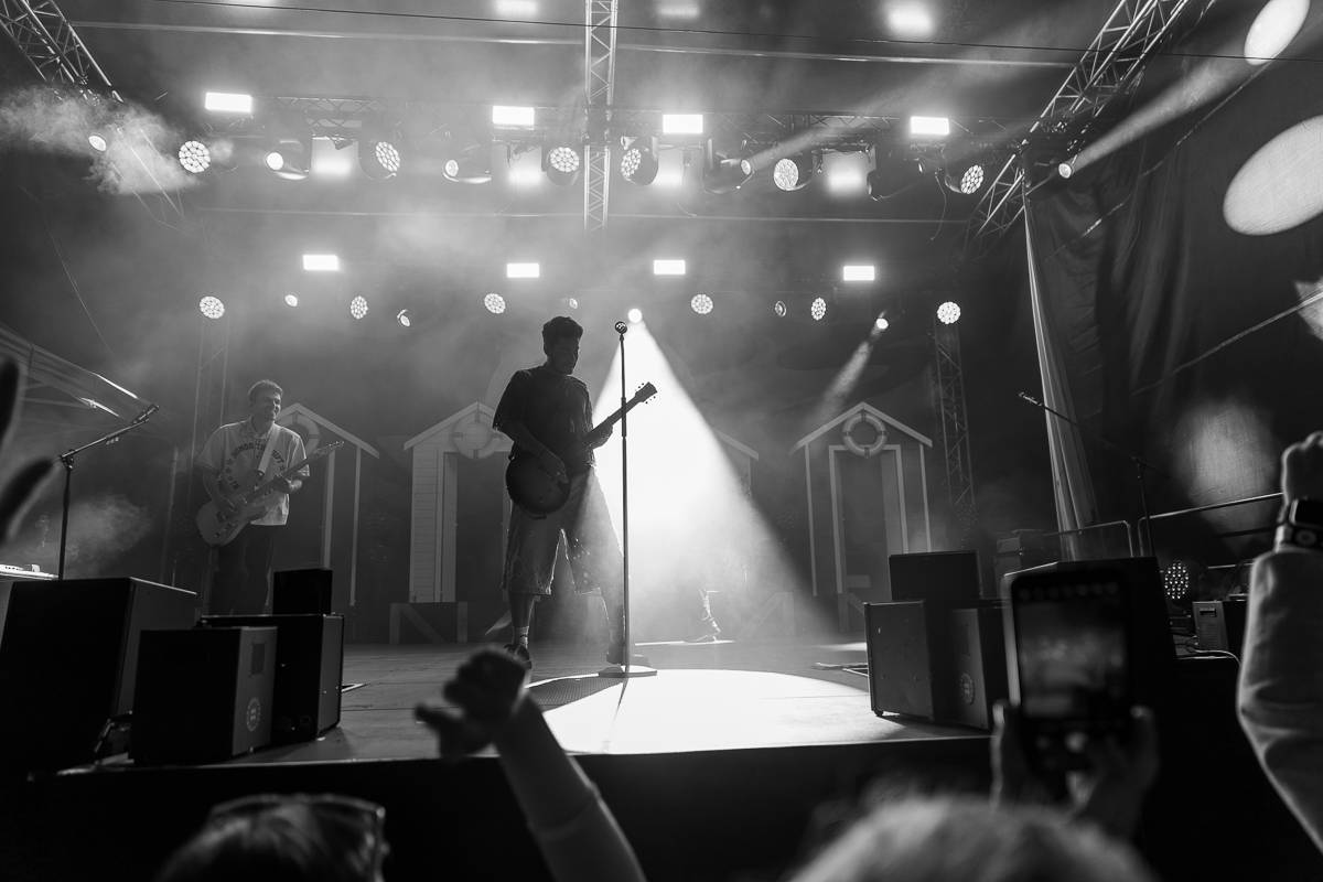 Mirai Summer Fest v Praze se nesl v duchu oslavy léta a pohody, kapela na něm oznámila koncert v Edenu