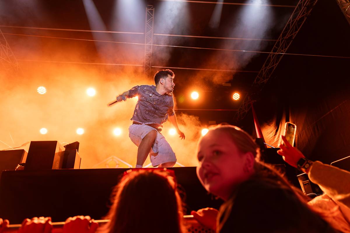 Mirai Summer Fest v Praze se nesl v duchu oslavy léta a pohody, kapela na něm oznámila koncert v Edenu