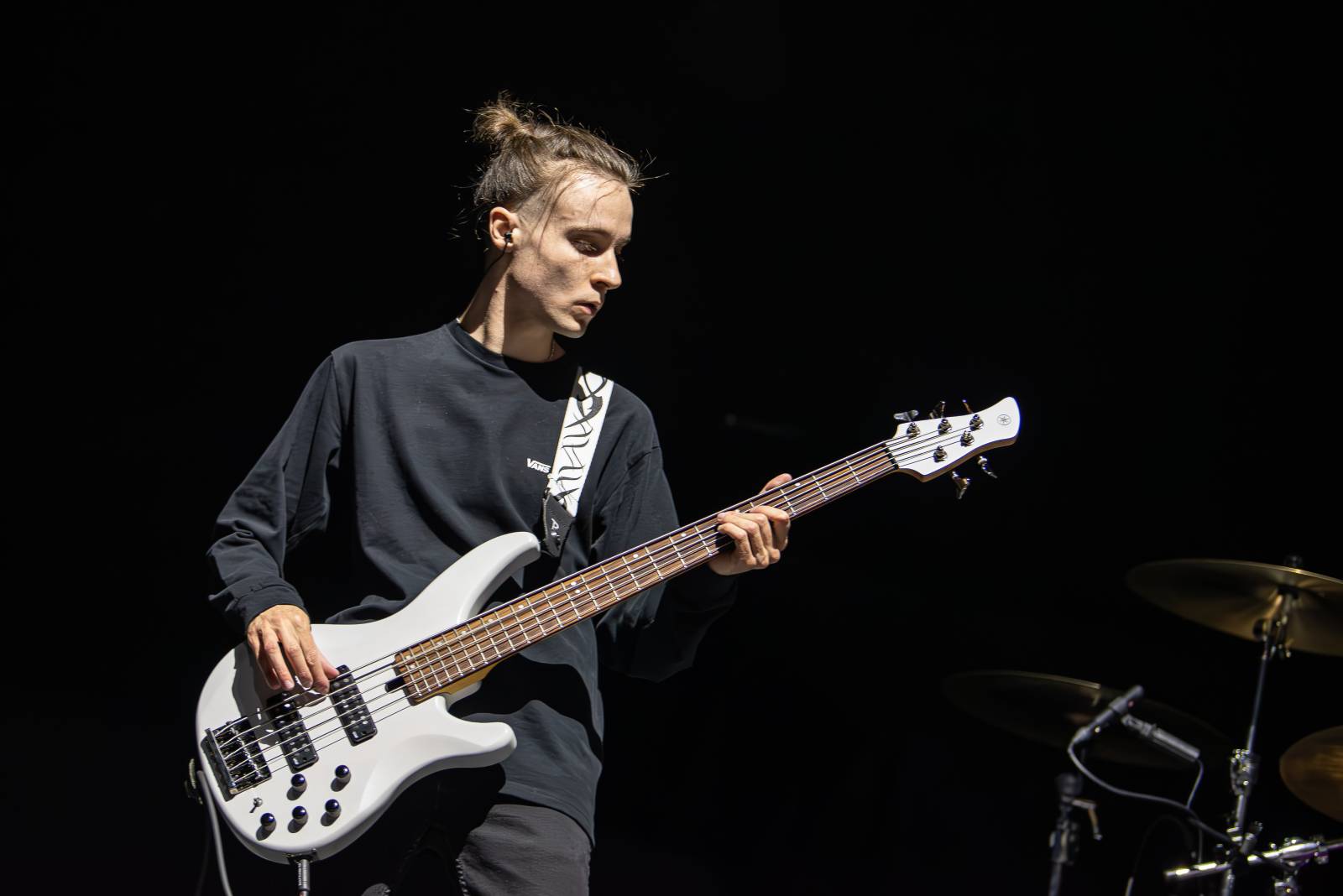 Alice Cooper řádil v Pardubicích. Přivezl si hada, nafukovací pannu i gilotinu