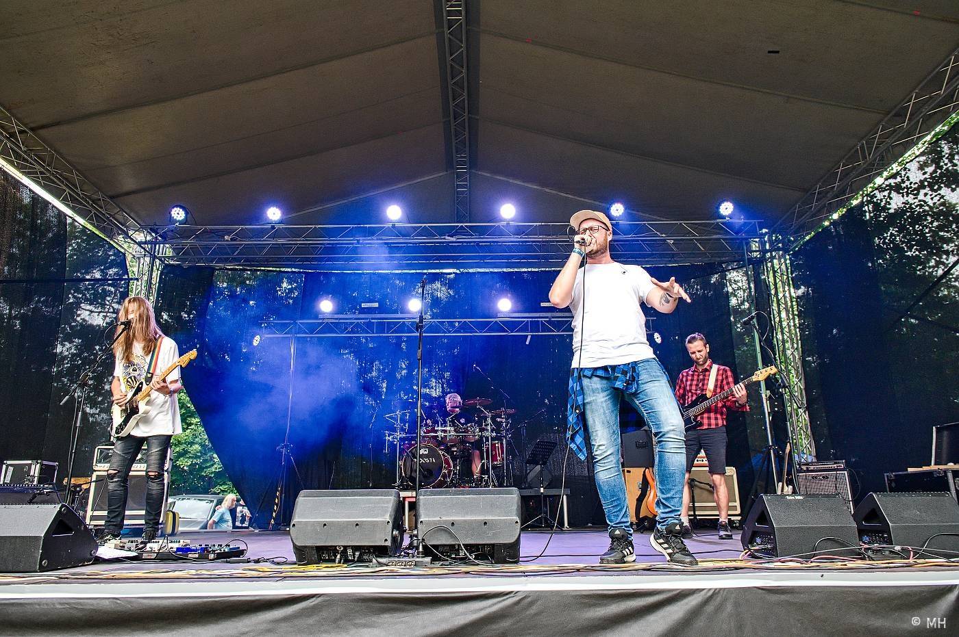 Vypsaná fiXa či Znouzectnost hráli pro dobrou věc. Výtěžek z koncertu u Nepomuku poputuje na opravy zámku Zelená Hora