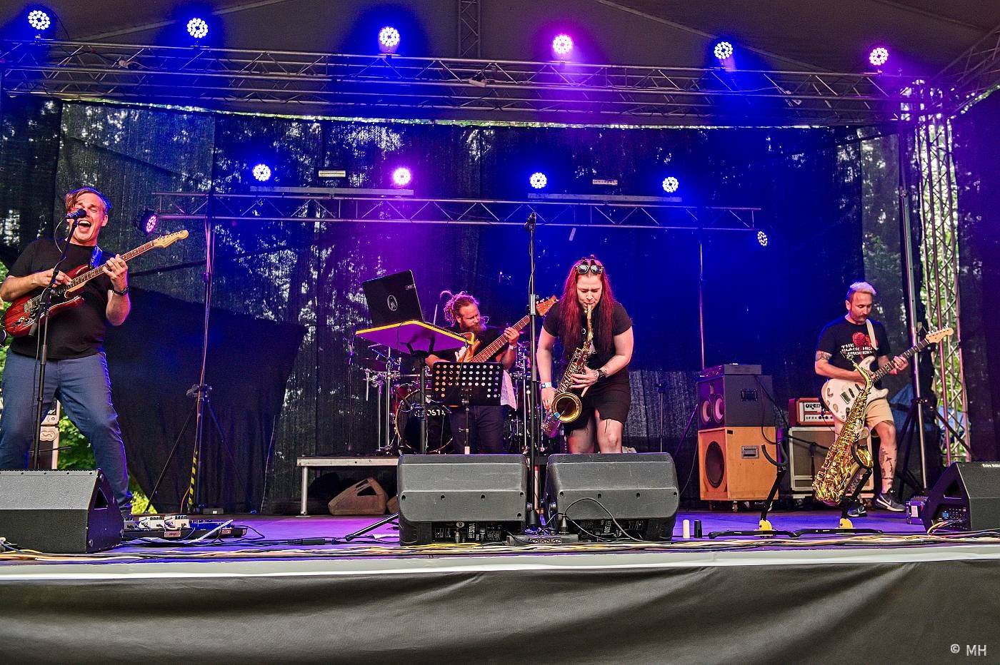 Vypsaná fiXa či Znouzectnost hráli pro dobrou věc. Výtěžek z koncertu u Nepomuku poputuje na opravy zámku Zelená Hora