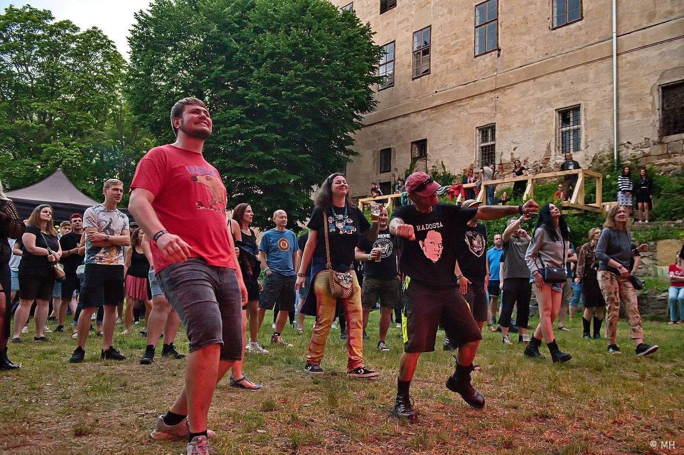 Vypsaná fiXa či Znouzectnost hráli pro dobrou věc. Výtěžek z koncertu u Nepomuku poputuje na opravy zámku Zelená Hora