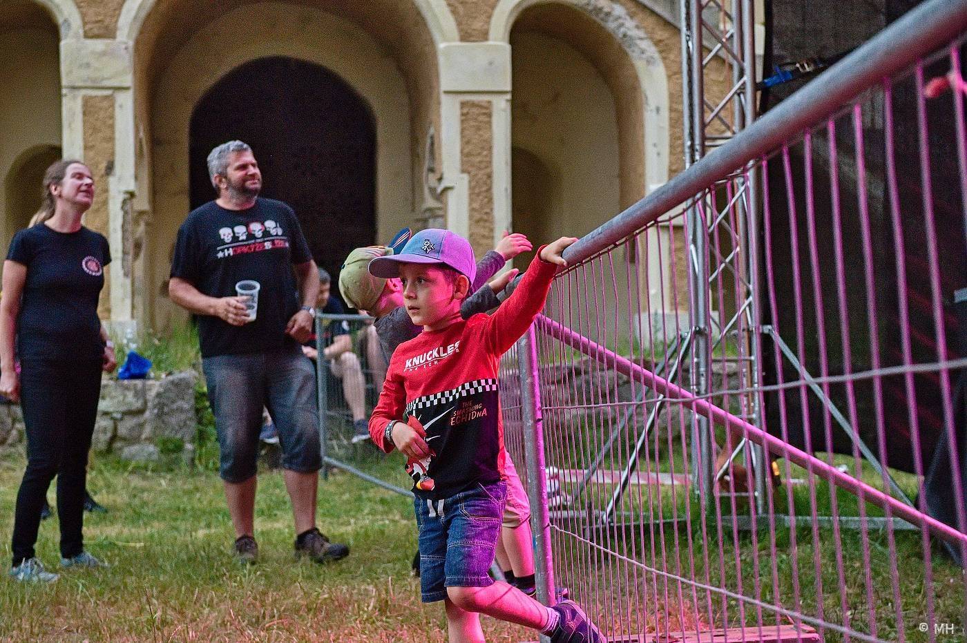 Vypsaná fiXa či Znouzectnost hráli pro dobrou věc. Výtěžek z koncertu u Nepomuku poputuje na opravy zámku Zelená Hora