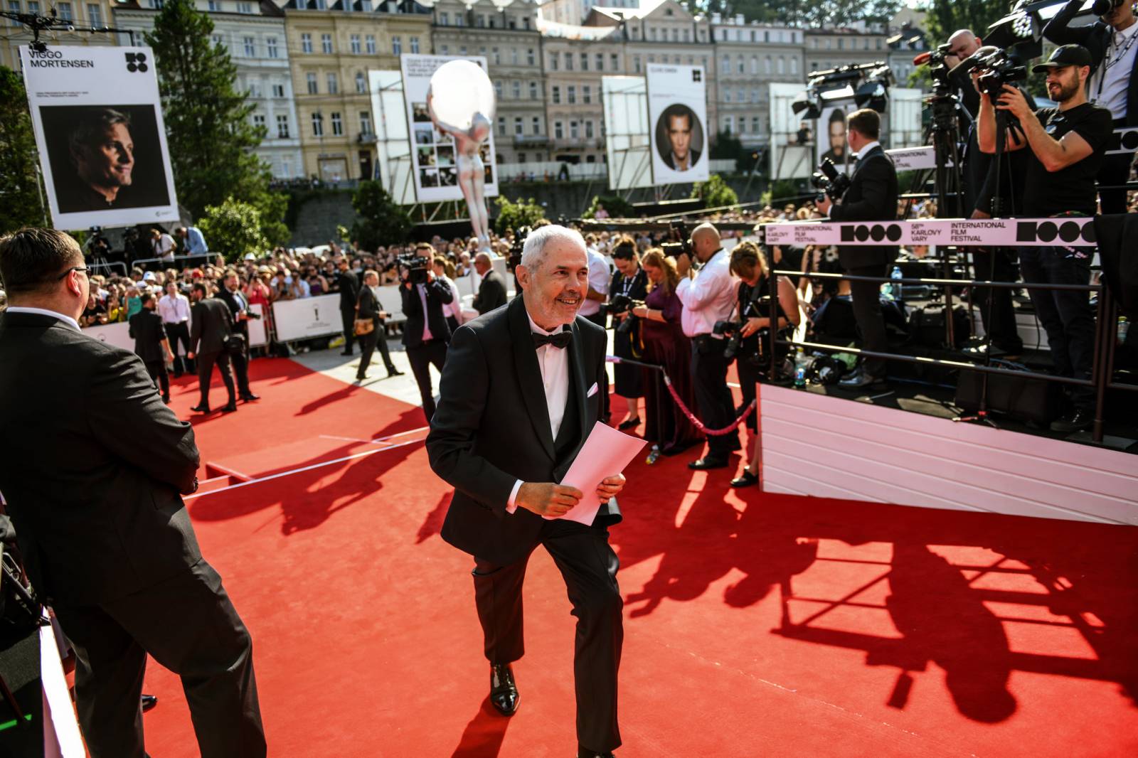 Cenu prezidenta MFF v Karlových Varech převzal Viggo Mortensen, na Mattoni Life Baru zářili Lenny a PSH