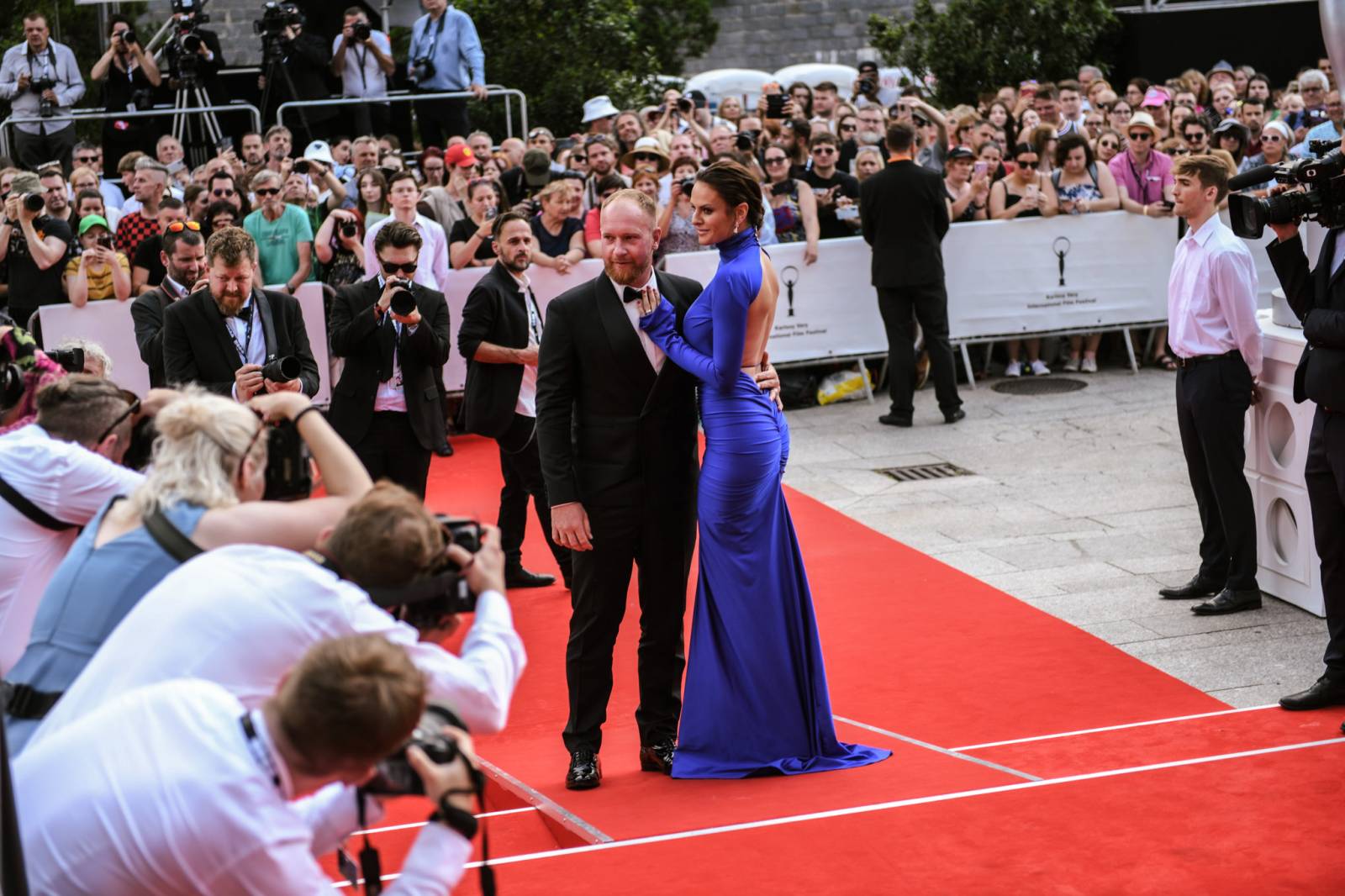 Cenu prezidenta MFF v Karlových Varech převzal Viggo Mortensen, na Mattoni Life Baru zářili Lenny a PSH