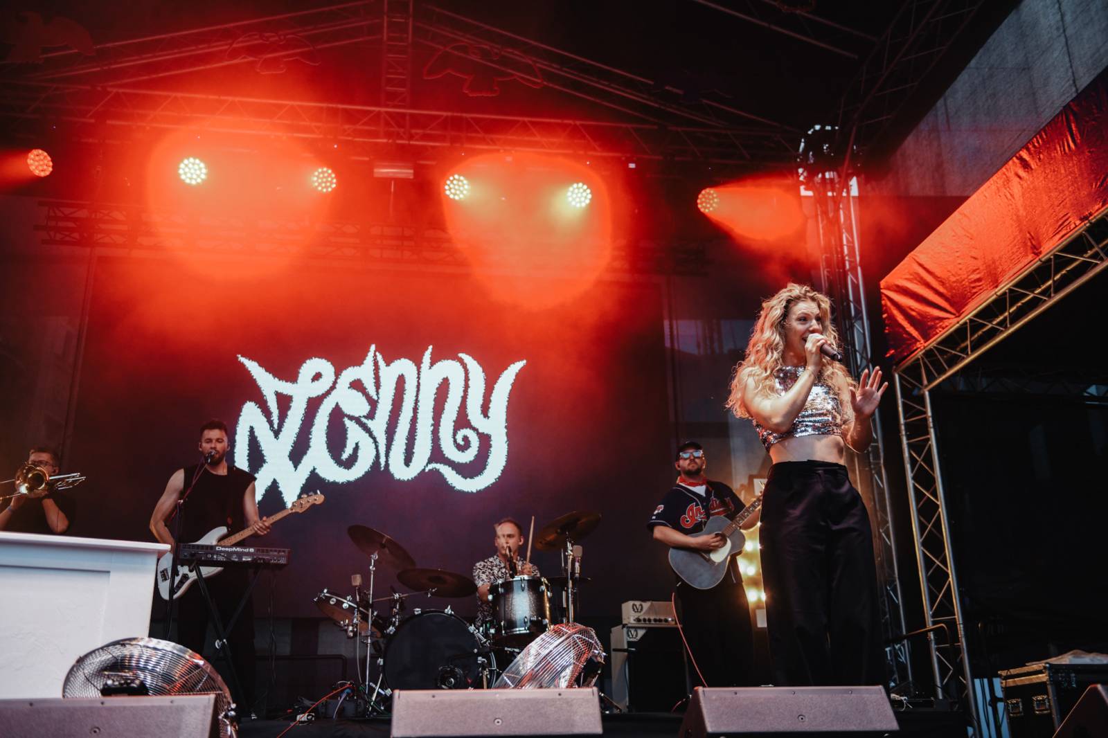 Cenu prezidenta MFF v Karlových Varech převzal Viggo Mortensen, na Mattoni Life Baru zářili Lenny a PSH