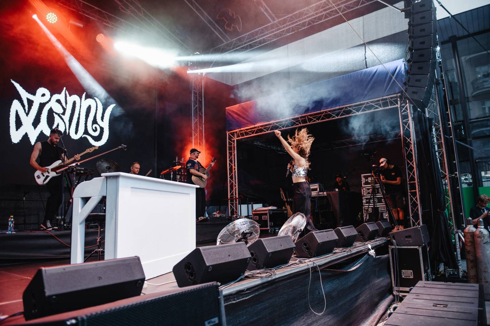 Cenu prezidenta MFF v Karlových Varech převzal Viggo Mortensen, na Mattoni Life Baru zářili Lenny a PSH