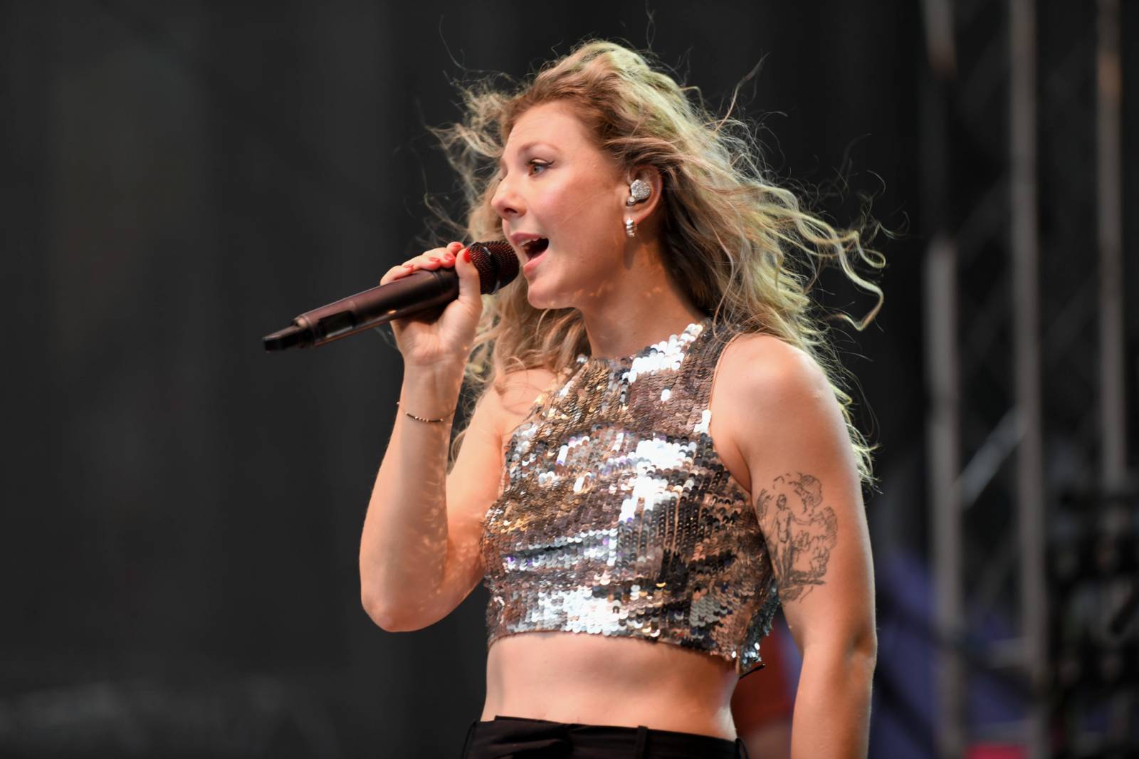 Cenu prezidenta MFF v Karlových Varech převzal Viggo Mortensen, na Mattoni Life Baru zářili Lenny a PSH