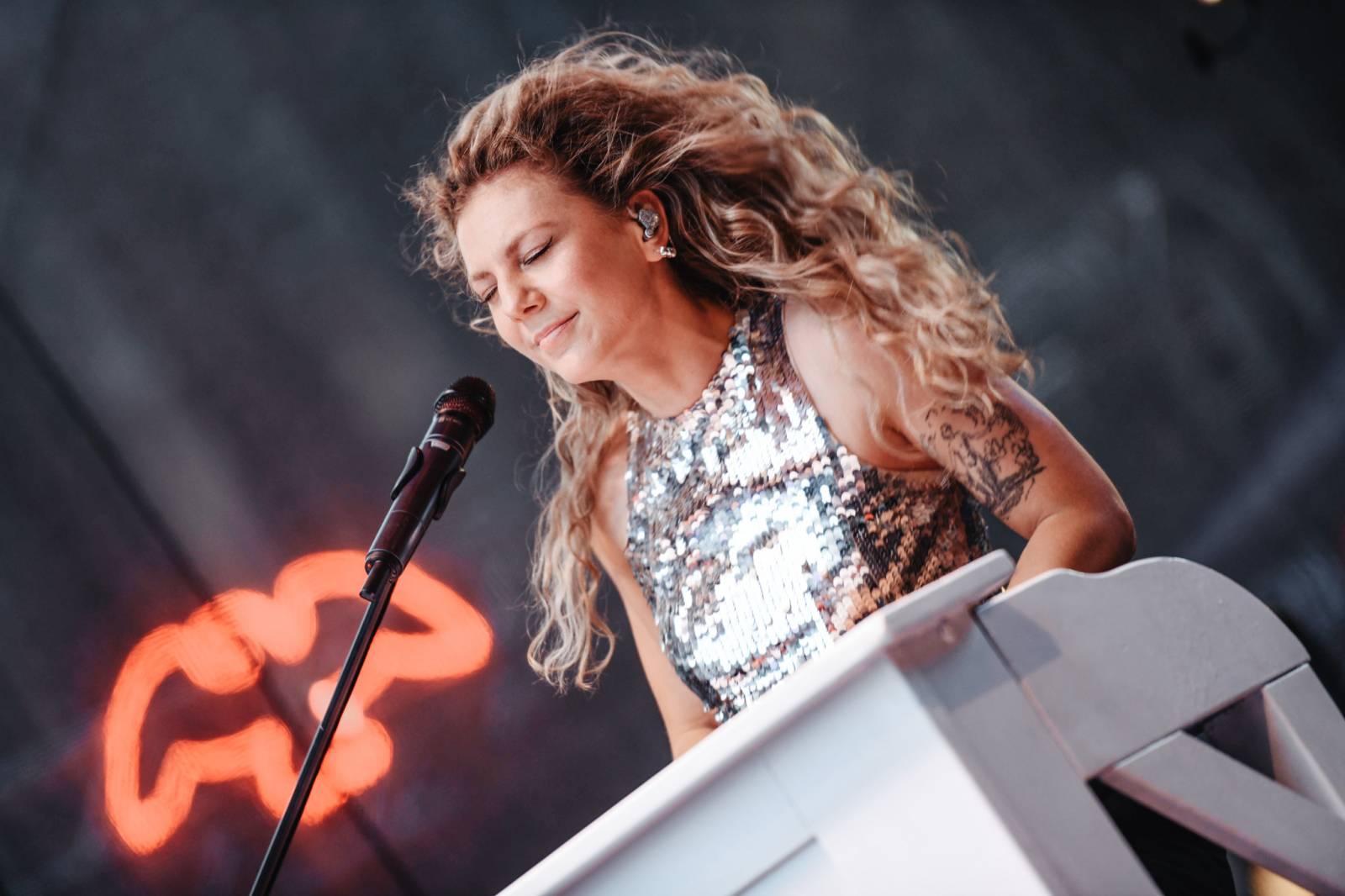 Cenu prezidenta MFF v Karlových Varech převzal Viggo Mortensen, na Mattoni Life Baru zářili Lenny a PSH