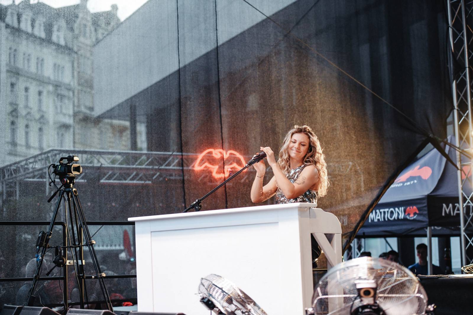 Cenu prezidenta MFF v Karlových Varech převzal Viggo Mortensen, na Mattoni Life Baru zářili Lenny a PSH