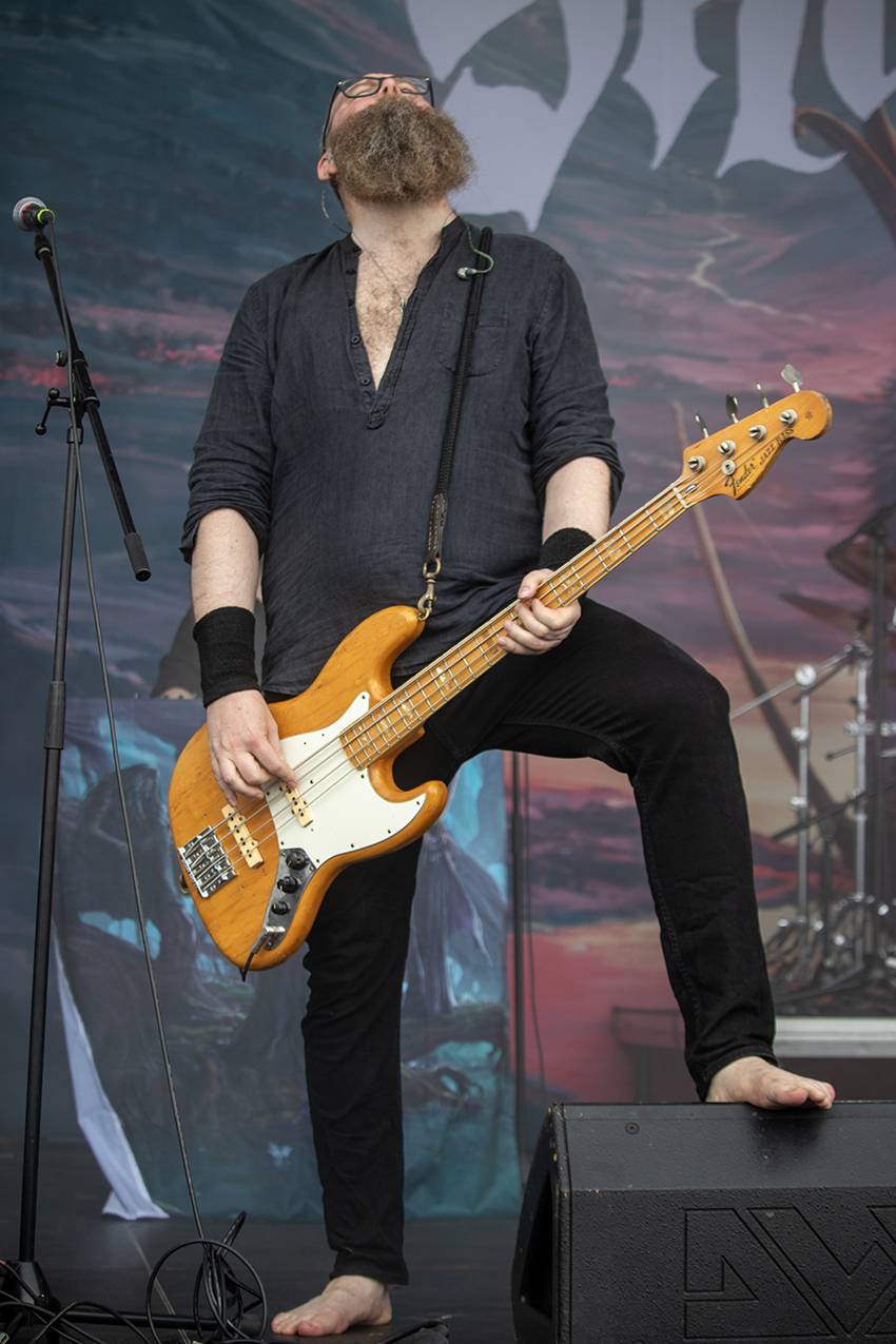 Pekelný pátek na Basinfirefestu. Gutalax rozpoutal naprostý chaos, temný set odehráli Kataklysm a svými magickými tóny bavili i Deloraine