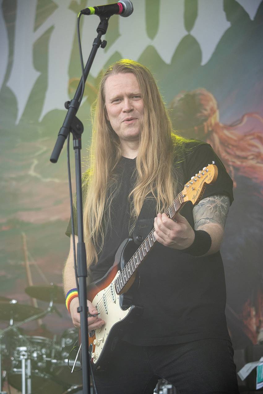 Pekelný pátek na Basinfirefestu. Gutalax rozpoutal naprostý chaos, temný set odehráli Kataklysm a svými magickými tóny bavili i Deloraine