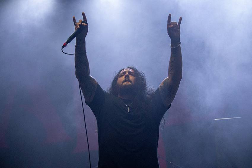 Pekelný pátek na Basinfirefestu. Gutalax rozpoutal naprostý chaos, temný set odehráli Kataklysm a svými magickými tóny bavili i Deloraine