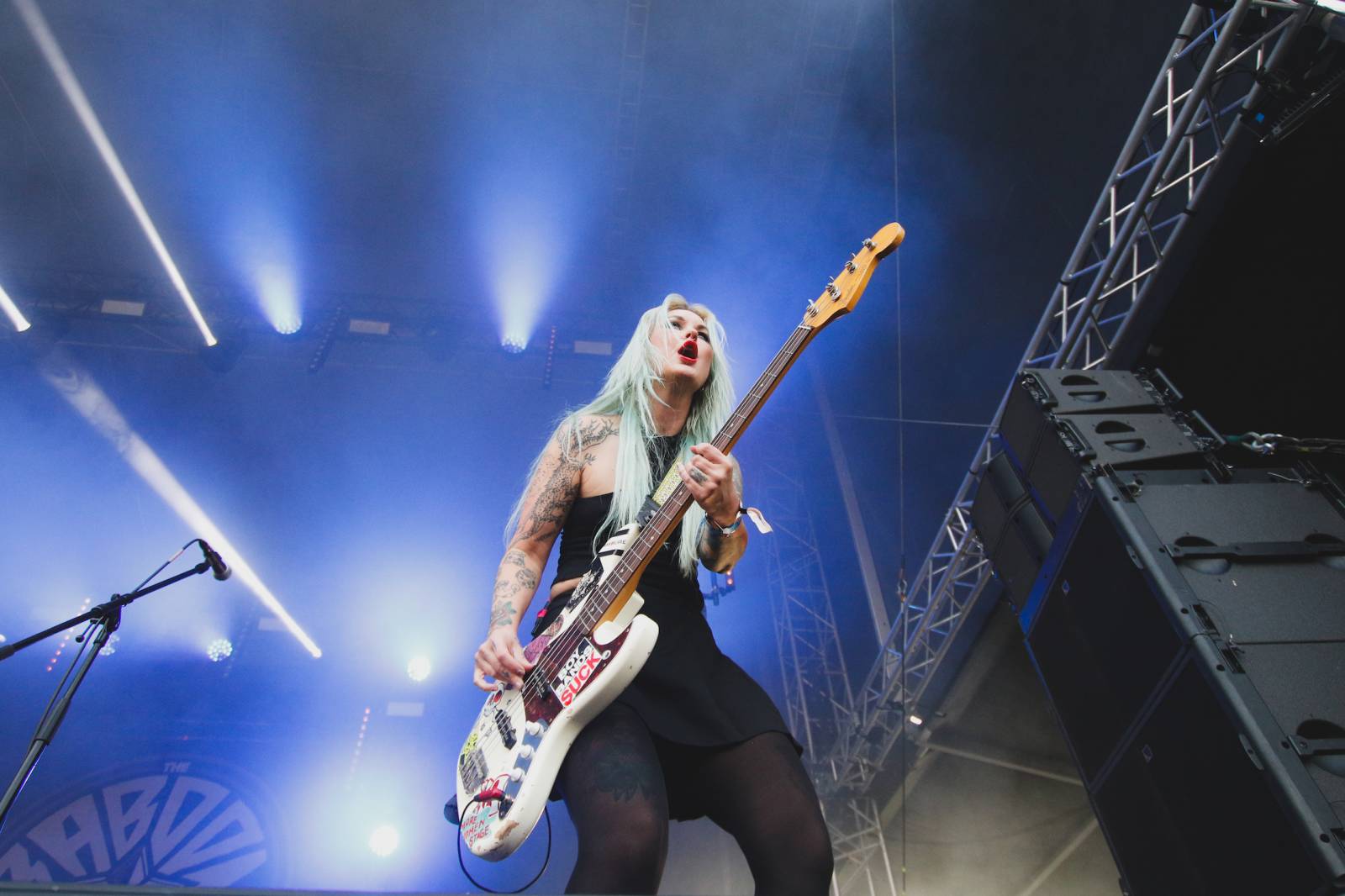 Mighty Sounds, den první: Legendární Cock Sparrer, srdíčkoví Polar a australské krysičky Dune Rats