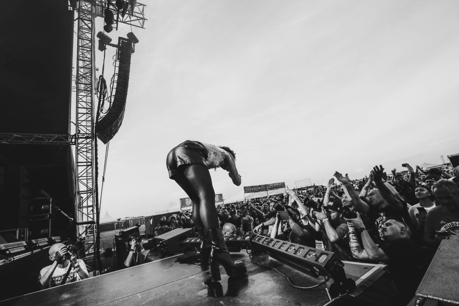 Mighty Sounds, den první: Legendární Cock Sparrer, srdíčkoví Polar a australské krysičky Dune Rats