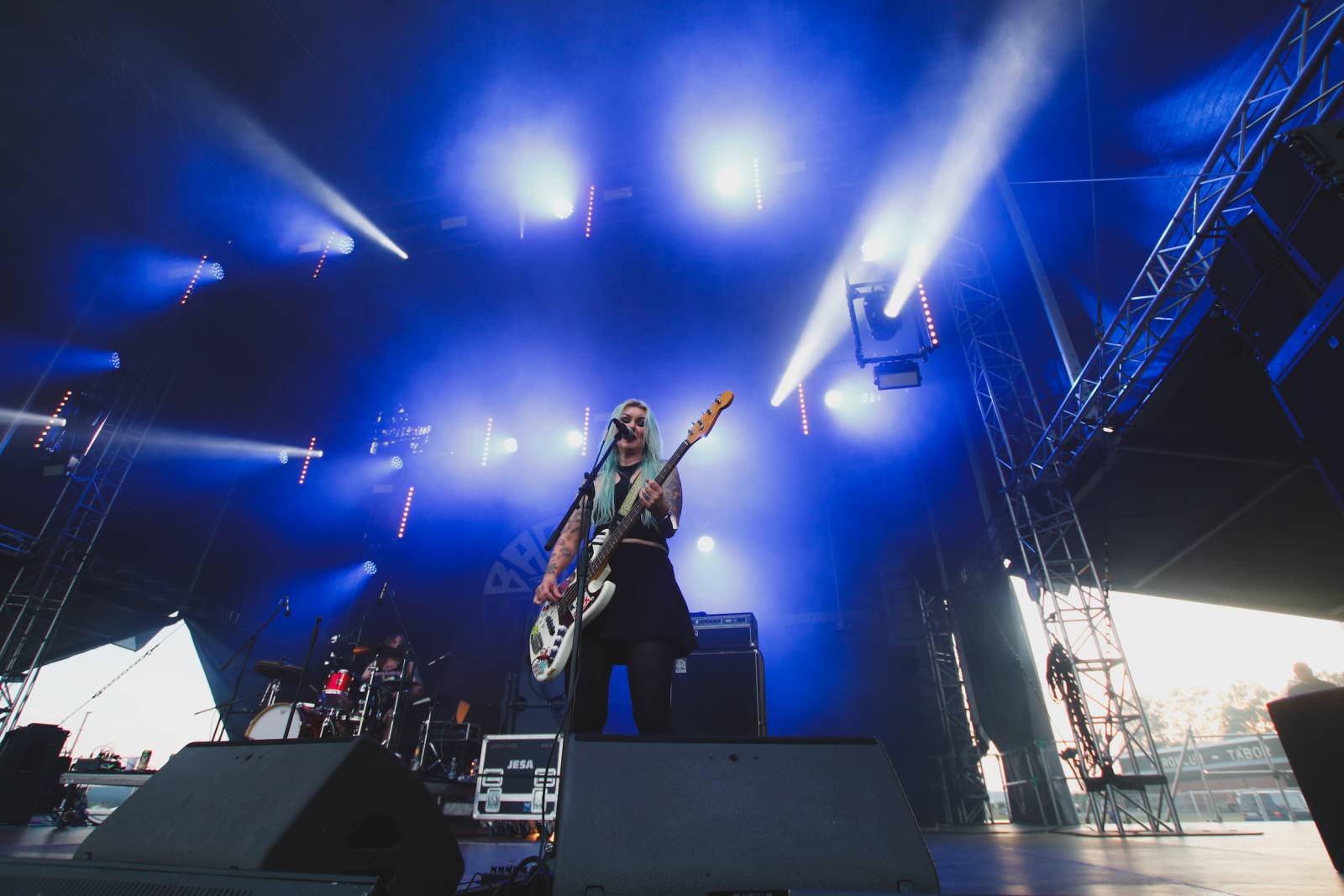 Mighty Sounds, den první: Legendární Cock Sparrer, srdíčkoví Polar a australské krysičky Dune Rats