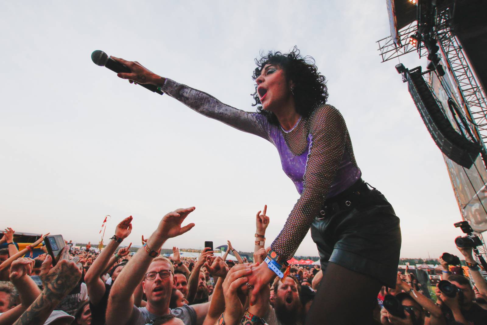 Mighty Sounds, den první: Legendární Cock Sparrer, srdíčkoví Polar a australské krysičky Dune Rats