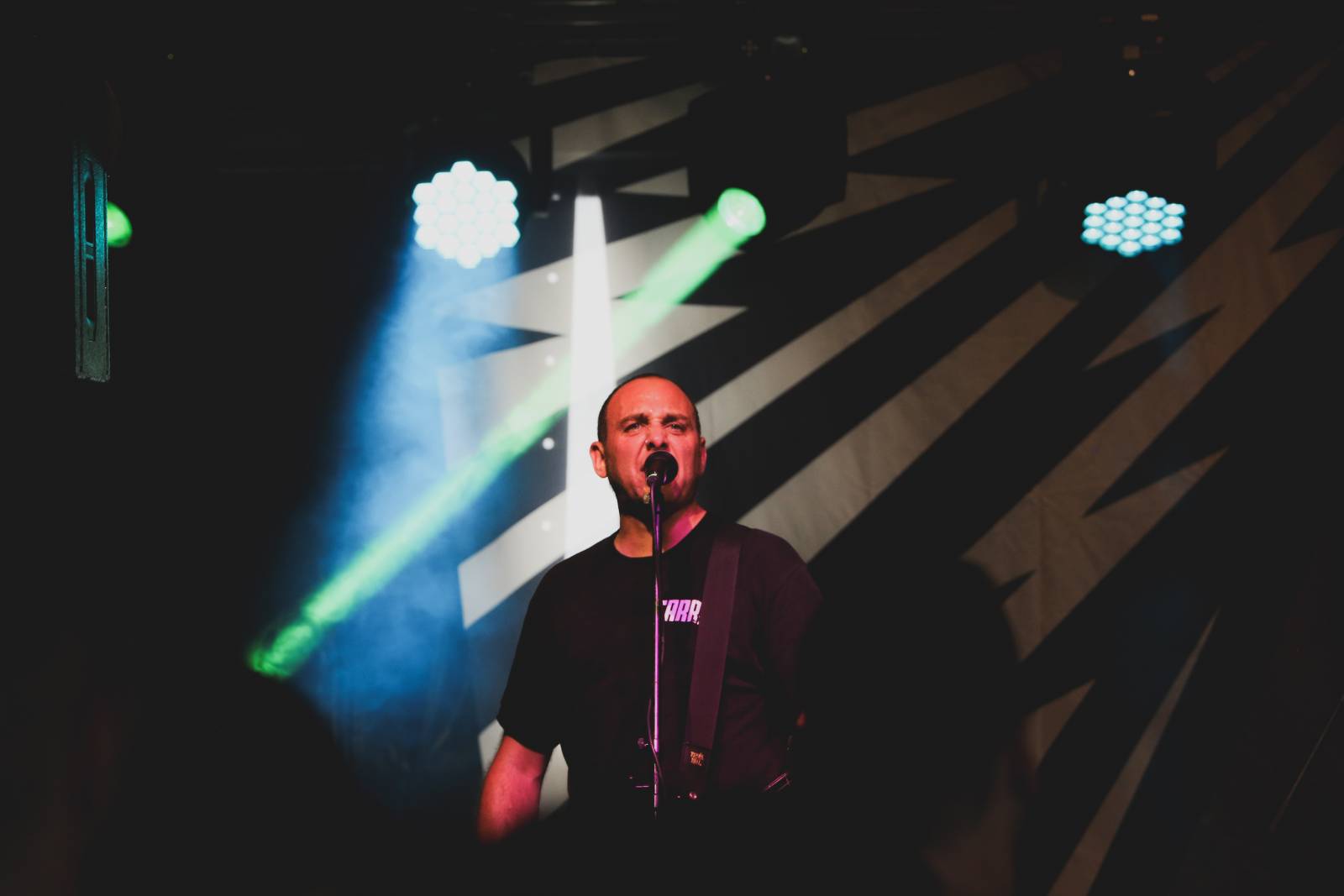 Mighty Sounds, den první: Legendární Cock Sparrer, srdíčkoví Polar a australské krysičky Dune Rats