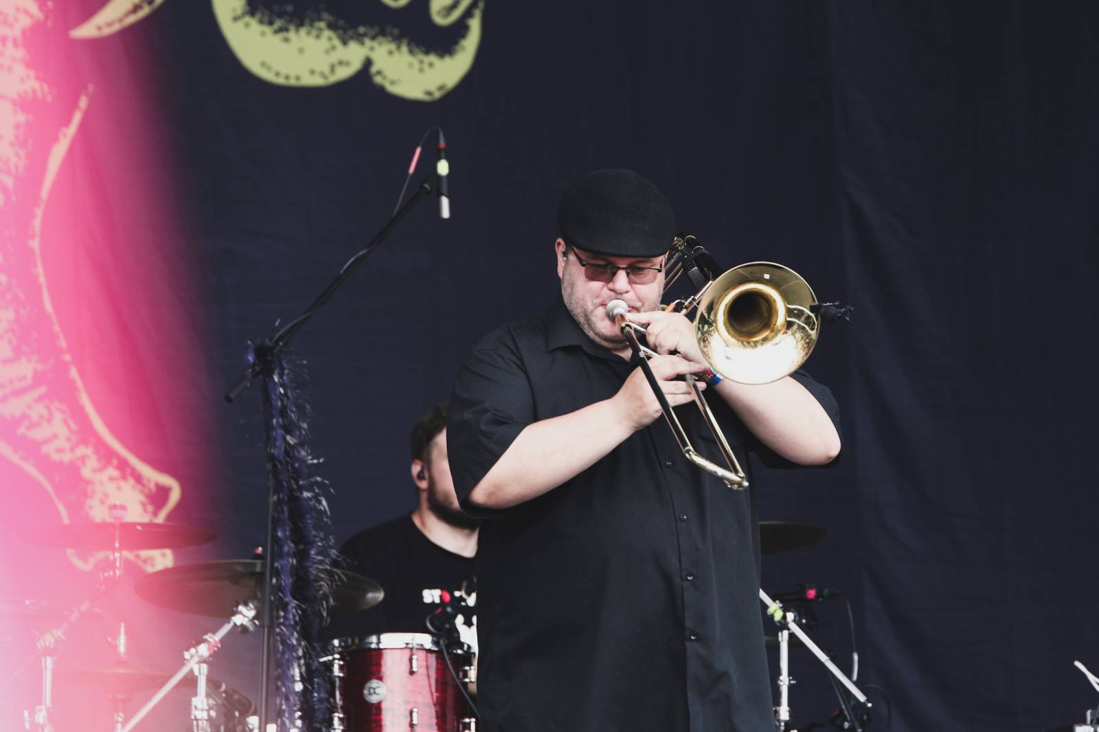 Mighty Sounds, den první: Legendární Cock Sparrer, srdíčkoví Polar a australské krysičky Dune Rats