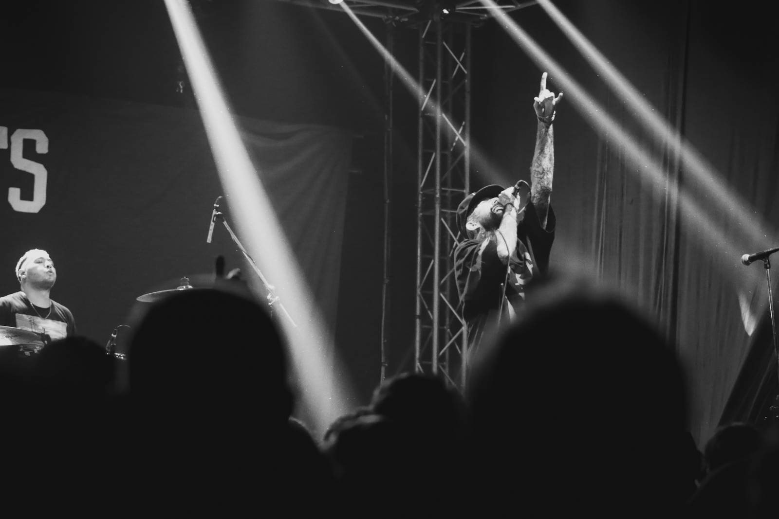 Mighty Sounds, den první: Legendární Cock Sparrer, srdíčkoví Polar a australské krysičky Dune Rats