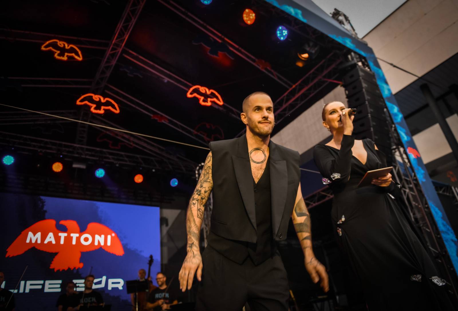 Na Mattoni Life Baru ve Varech to žije, nabízí koncerty i módní přehlídky