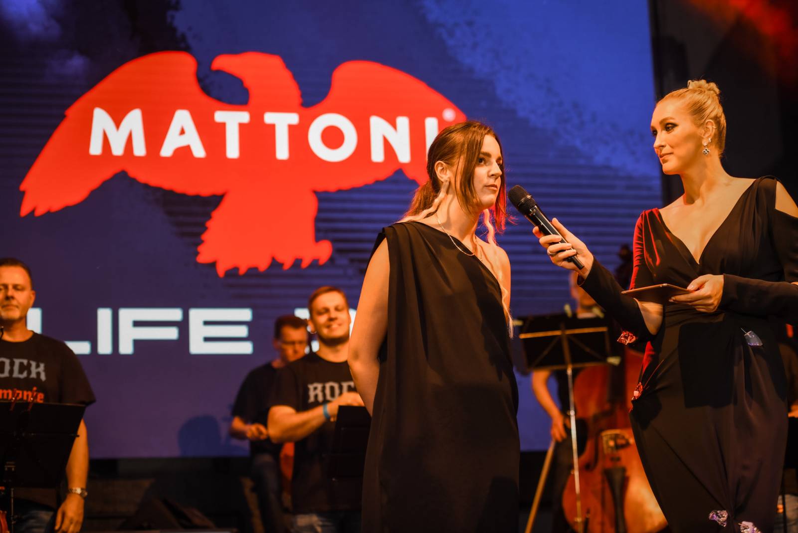 Na Mattoni Life Baru ve Varech to žije, nabízí koncerty i módní přehlídky