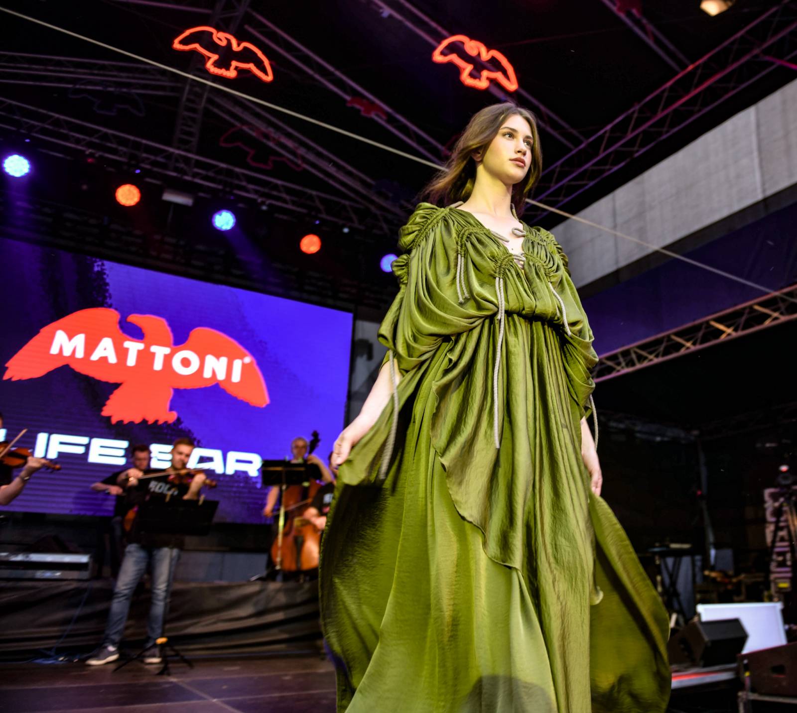 Na Mattoni Life Baru ve Varech to žije, nabízí koncerty i módní přehlídky