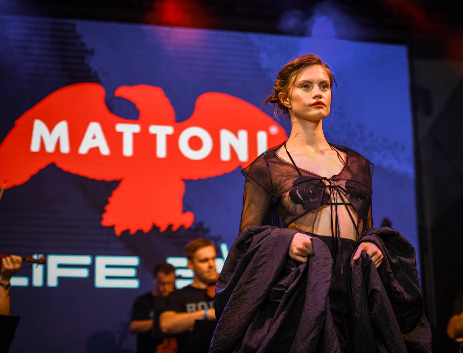 Na Mattoni Life Baru ve Varech to žije, nabízí koncerty i módní přehlídky